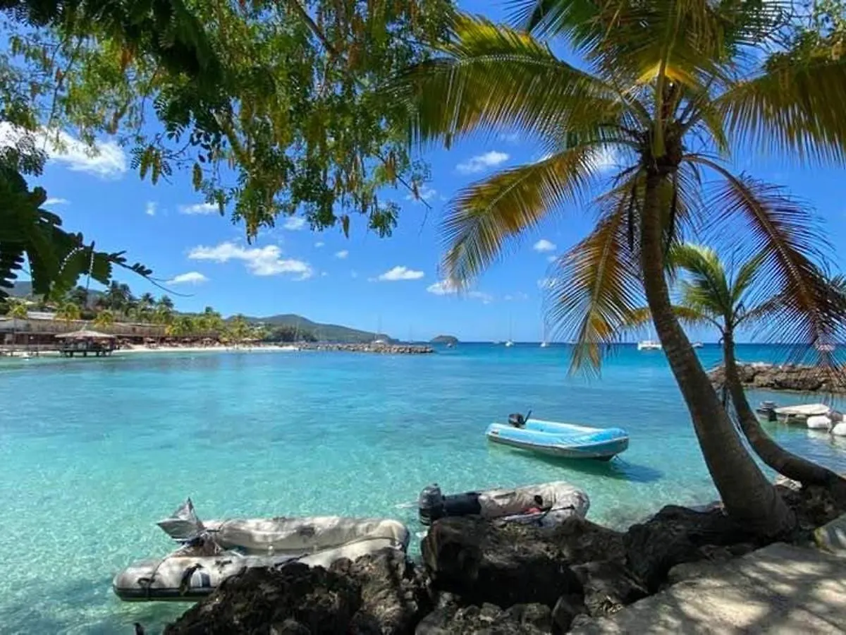 Appartement 1 Chambre Pieds Dans L'Eau - Les Trois-Ilets - Fr-1-765-5 0*,  Martinique